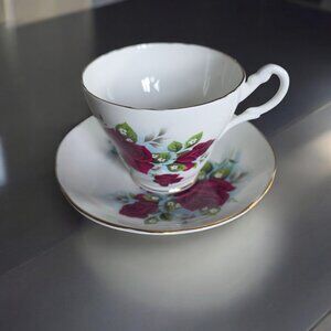 VINTAGE ROYAL ASCOT Bone China "ROSES" Made in England Cup and Saucer